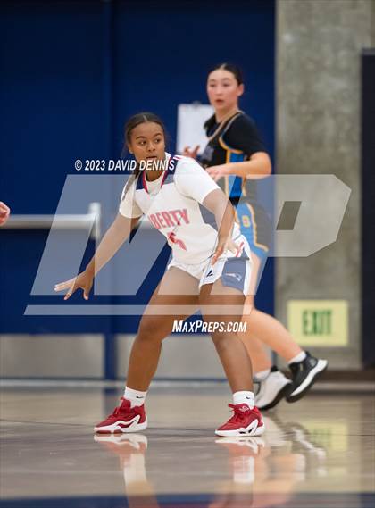 Thumbnail 2 in Liberty vs Bakersfield Christian photogallery.