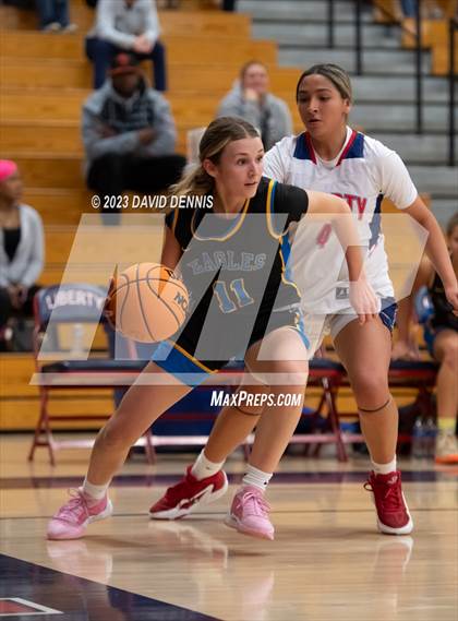 Thumbnail 1 in Liberty vs Bakersfield Christian photogallery.