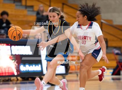 Thumbnail 2 in Liberty vs Bakersfield Christian photogallery.