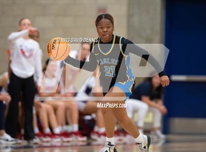 Thumbnail 2 in Liberty vs Bakersfield Christian photogallery.
