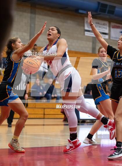 Thumbnail 3 in Liberty vs Bakersfield Christian photogallery.
