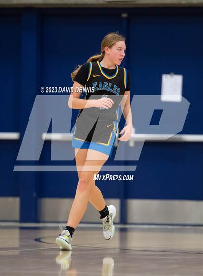 Thumbnail 3 in Liberty vs Bakersfield Christian photogallery.