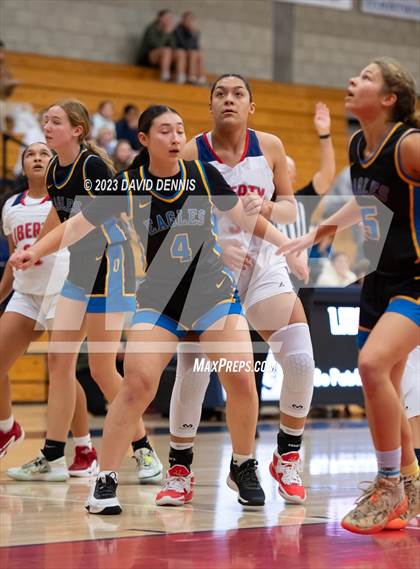 Thumbnail 3 in Liberty vs Bakersfield Christian photogallery.