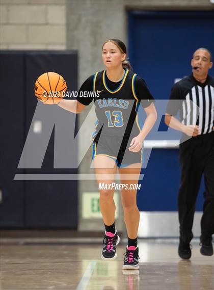 Thumbnail 2 in Liberty vs Bakersfield Christian photogallery.
