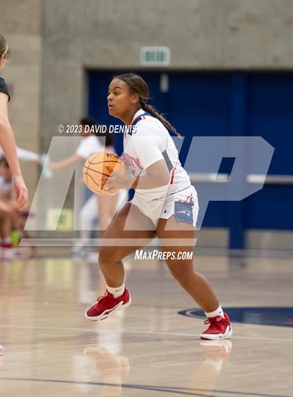 Thumbnail 3 in Liberty vs Bakersfield Christian photogallery.