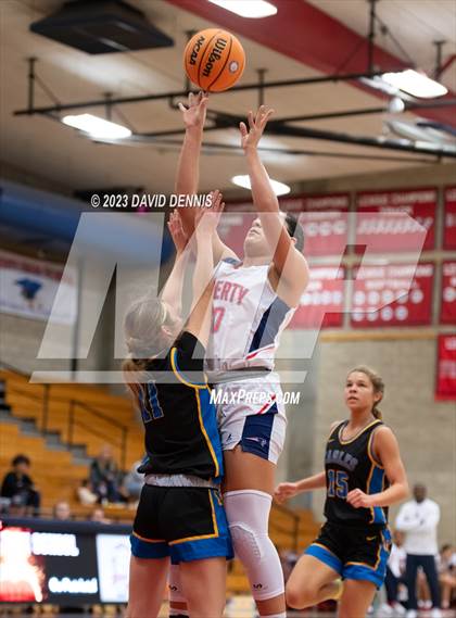 Thumbnail 2 in Liberty vs Bakersfield Christian photogallery.