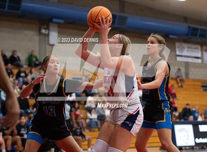 Thumbnail 2 in Liberty vs Bakersfield Christian photogallery.