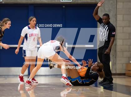 Thumbnail 1 in Liberty vs Bakersfield Christian photogallery.