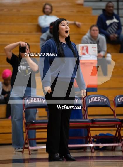 Thumbnail 2 in Liberty vs Bakersfield Christian photogallery.