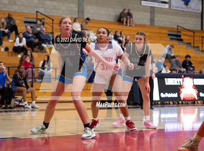 Thumbnail 2 in Liberty vs Bakersfield Christian photogallery.