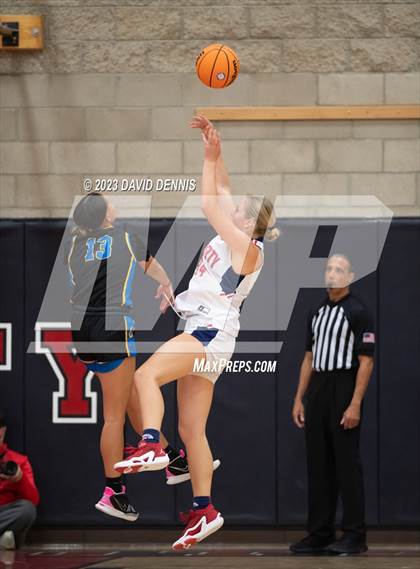 Thumbnail 3 in Liberty vs Bakersfield Christian photogallery.