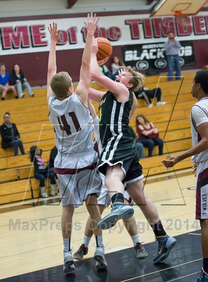 Thumbnail 3 in Woodcreek vs Del Oro photogallery.