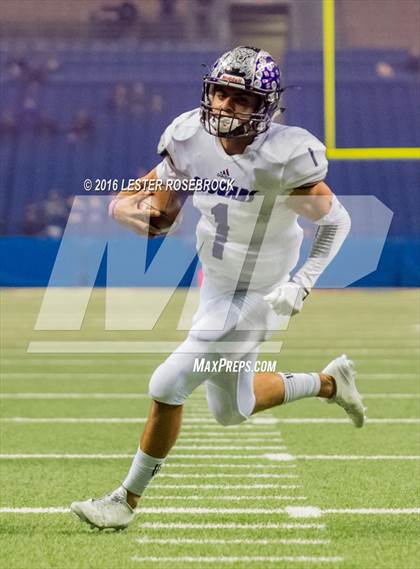 Thumbnail 2 in College Station vs. Calallen (UIL 5A Semifinal) photogallery.