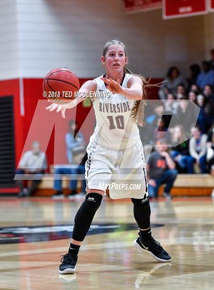 Thumbnail 2 in Riverside vs. Lamar (AAA 3A 1st Round Playoff) photogallery.