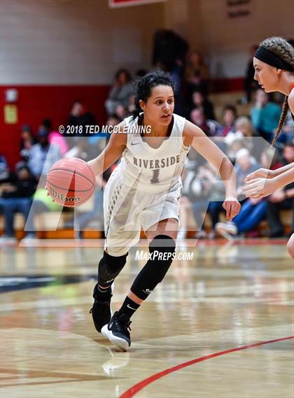 Thumbnail 3 in Riverside vs. Lamar (AAA 3A 1st Round Playoff) photogallery.