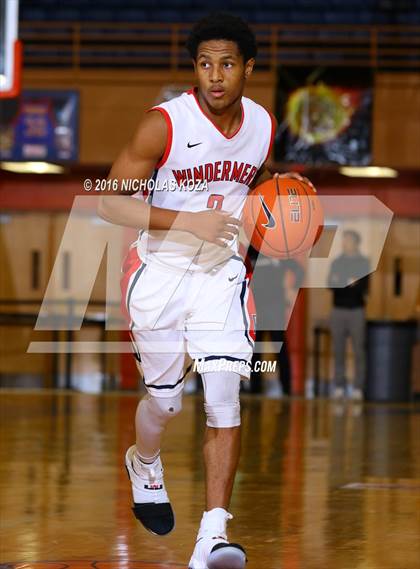 Thumbnail 2 in Denver East vs. Windermere Prep (Tarkanian Classic) photogallery.