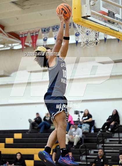 Thumbnail 2 in Casa Roble vs. Lincoln (Mel Good Holiday Classic) photogallery.