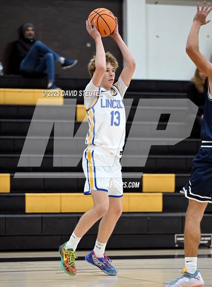 Thumbnail 3 in Casa Roble vs. Lincoln (Mel Good Holiday Classic) photogallery.