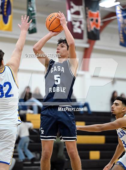 Thumbnail 1 in Casa Roble vs. Lincoln (Mel Good Holiday Classic) photogallery.