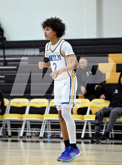 Thumbnail 1 in Casa Roble vs. Lincoln (Mel Good Holiday Classic) photogallery.