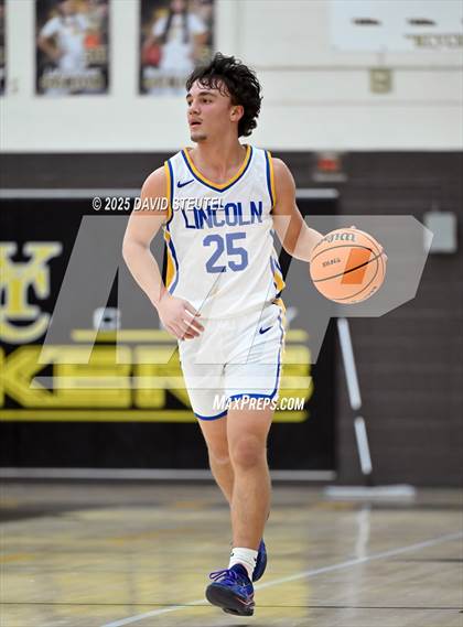 Thumbnail 3 in Casa Roble vs. Lincoln (Mel Good Holiday Classic) photogallery.