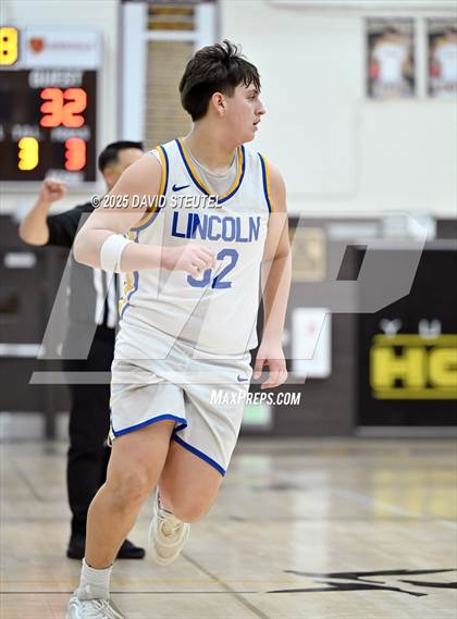 Thumbnail 1 in Casa Roble vs. Lincoln (Mel Good Holiday Classic) photogallery.