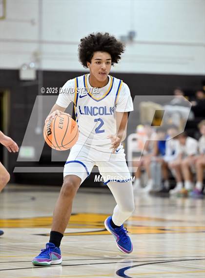 Thumbnail 3 in Casa Roble vs. Lincoln (Mel Good Holiday Classic) photogallery.