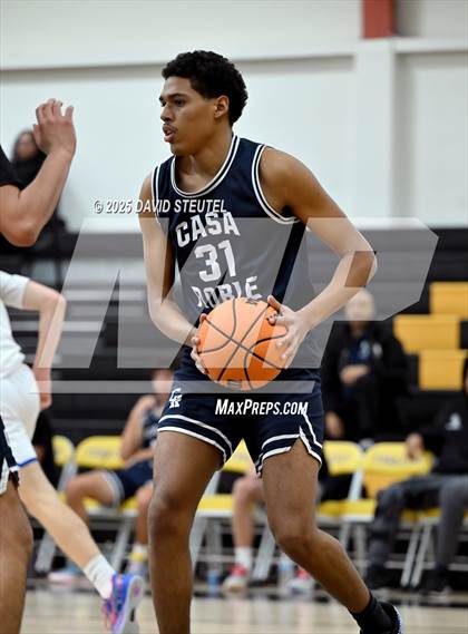 Thumbnail 1 in Casa Roble vs. Lincoln (Mel Good Holiday Classic) photogallery.