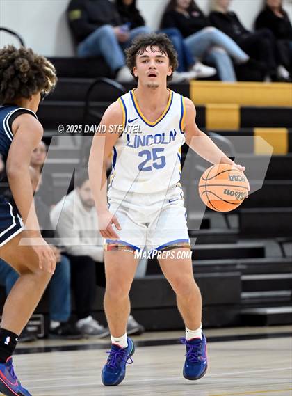 Thumbnail 1 in Casa Roble vs. Lincoln (Mel Good Holiday Classic) photogallery.