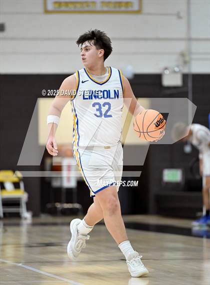 Thumbnail 2 in Casa Roble vs. Lincoln (Mel Good Holiday Classic) photogallery.