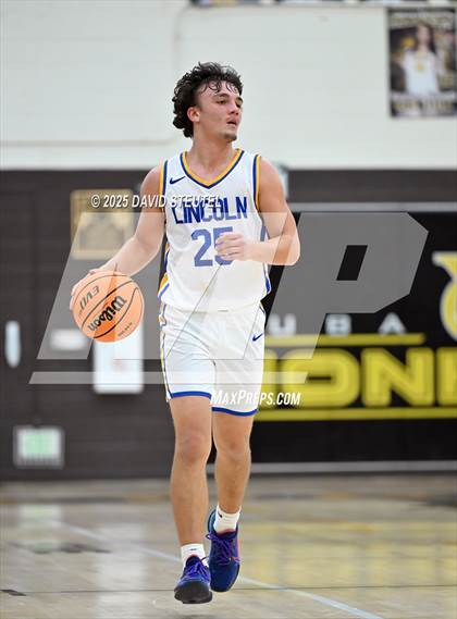 Thumbnail 1 in Casa Roble vs. Lincoln (Mel Good Holiday Classic) photogallery.