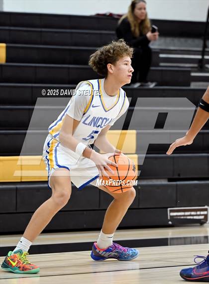 Thumbnail 2 in Casa Roble vs. Lincoln (Mel Good Holiday Classic) photogallery.