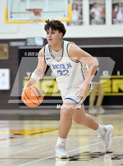 Thumbnail 1 in Casa Roble vs. Lincoln (Mel Good Holiday Classic) photogallery.