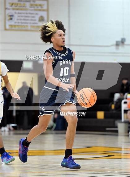 Thumbnail 3 in Casa Roble vs. Lincoln (Mel Good Holiday Classic) photogallery.