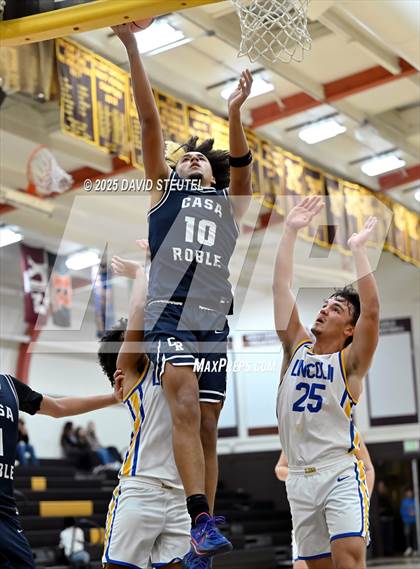 Thumbnail 2 in Casa Roble vs. Lincoln (Mel Good Holiday Classic) photogallery.