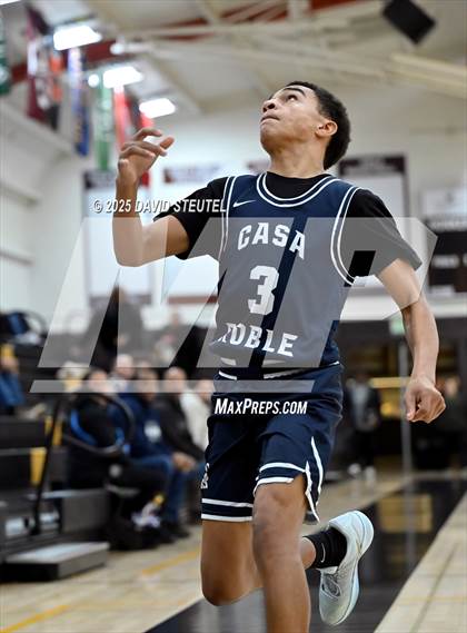 Thumbnail 2 in Casa Roble vs. Lincoln (Mel Good Holiday Classic) photogallery.