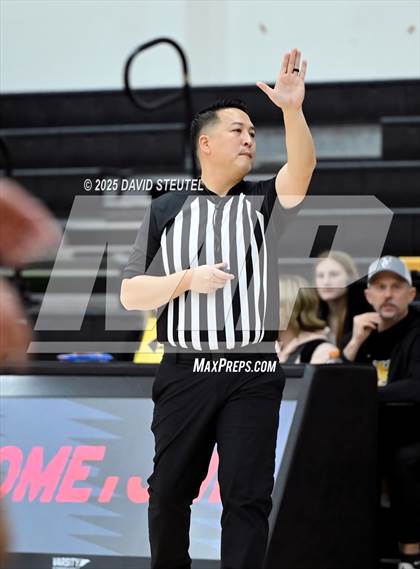 Thumbnail 2 in Casa Roble vs. Lincoln (Mel Good Holiday Classic) photogallery.