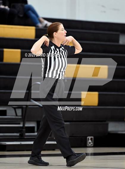 Thumbnail 3 in Casa Roble vs. Lincoln (Mel Good Holiday Classic) photogallery.