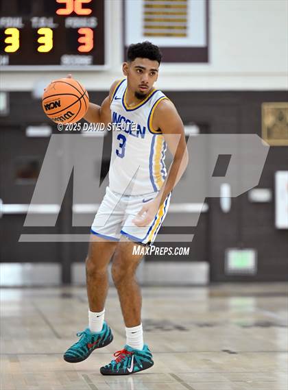 Thumbnail 1 in Casa Roble vs. Lincoln (Mel Good Holiday Classic) photogallery.