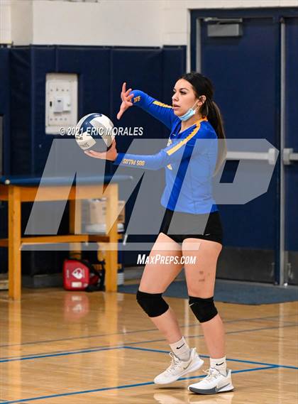 Thumbnail 3 in Sunnyside vs Dos Palos (Sunnyside Invitational) photogallery.