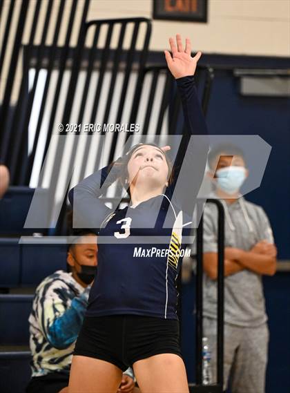 Thumbnail 1 in Sunnyside vs Dos Palos (Sunnyside Invitational) photogallery.