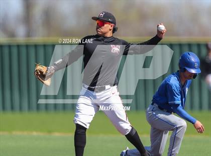 Thumbnail 1 in Deer Creek @ Mustang photogallery.