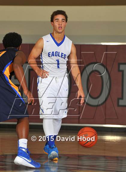 Thumbnail 1 in Santa Margarita vs. King (MaxPreps Holiday Classic) photogallery.