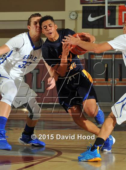 Thumbnail 2 in Santa Margarita vs. King (MaxPreps Holiday Classic) photogallery.
