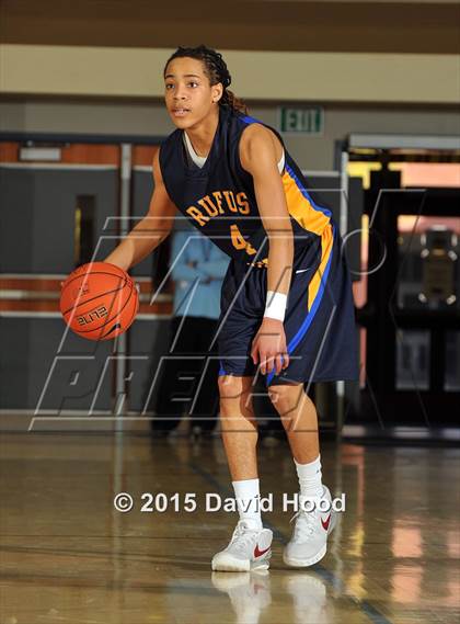 Thumbnail 3 in Santa Margarita vs. King (MaxPreps Holiday Classic) photogallery.