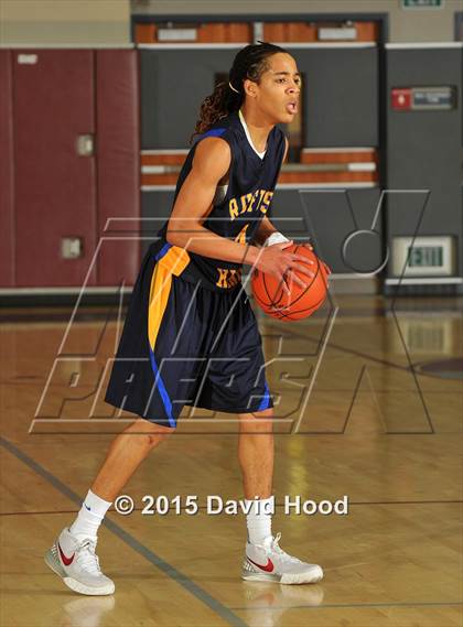 Thumbnail 1 in Santa Margarita vs. King (MaxPreps Holiday Classic) photogallery.