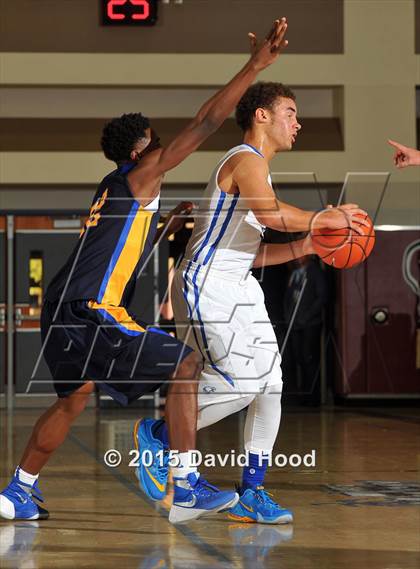 Thumbnail 3 in Santa Margarita vs. King (MaxPreps Holiday Classic) photogallery.