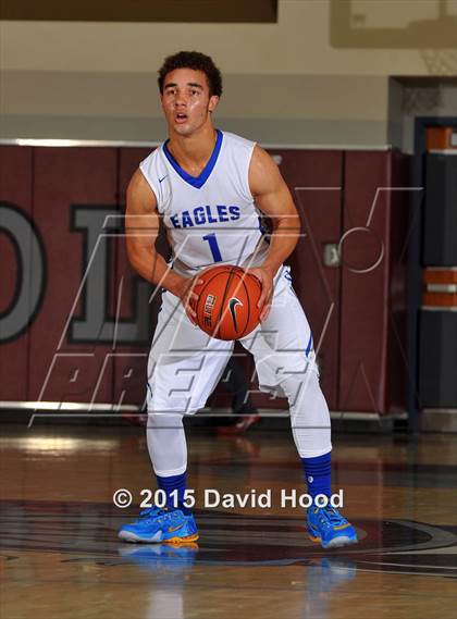 Thumbnail 2 in Santa Margarita vs. King (MaxPreps Holiday Classic) photogallery.