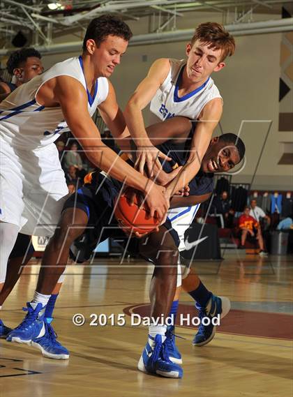 Thumbnail 2 in Santa Margarita vs. King (MaxPreps Holiday Classic) photogallery.