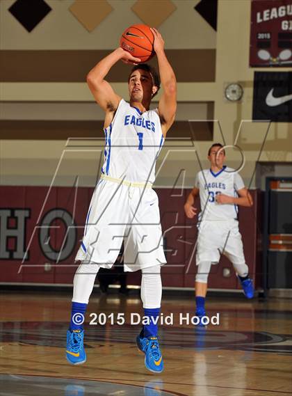 Thumbnail 2 in Santa Margarita vs. King (MaxPreps Holiday Classic) photogallery.
